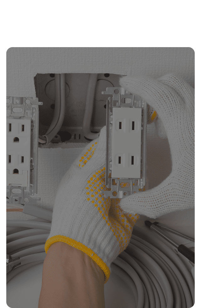 電気をつなぎ、未来を照らす。 地域に光を、暮らしに価値を。